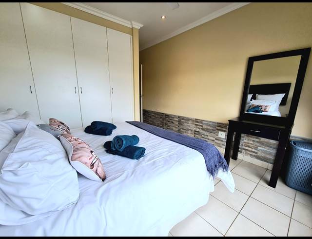 2 BEDROOM FLAT TO LET IN SHAKAS ROCK